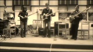 Video Bass trio summertime