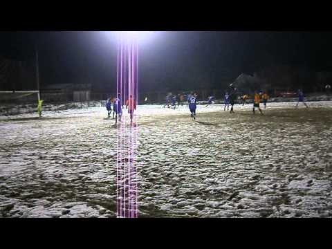 SECVENTE DIN TIMPUL MECIULUI AS BERZASCA - SEMENICUL VALIUG , PRIMUL MECI DIN LIGA A IV-a CARAS- SEVERIN JUCAT IN NOCTURNA ( 2 )