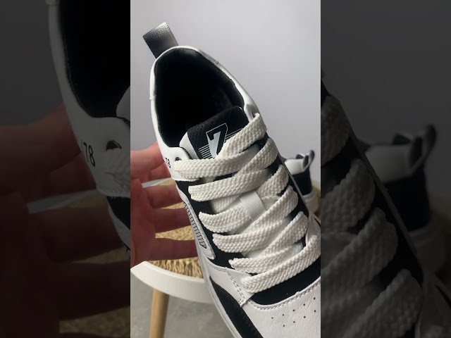 Чоботи жіночі шкіряні байка хутро 592641 Чорний Кеди чоловічі 588471 Білі чорні