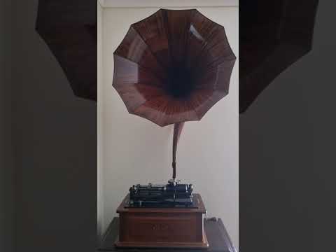 Edison Triumph Phonograph playing I'm a Lonesome Melody Blue Amberol cylinder record 2756