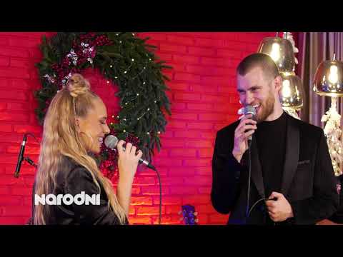 Albina & Stjepan Lach - Feliz Navidad [Christmas Living room acoustic]