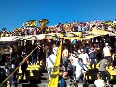 "Almirante Brown Vs Aldosivi. Meta ritmo De La Banda Mostruo (2/8)" Barra: La Banda Monstruo &bull; Club: Almirante Brown