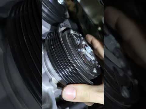 Seized Compressor Clutch 🛠️👀👌 #shorts #honda #mechanic #imaynotbeasmartman #tevideos