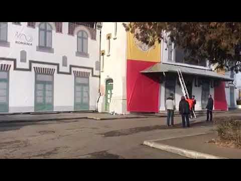 Gara Regala din Curtea de Arges, acoperita de un mesh urias