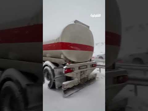 فيديو | انقطاع طريق أربيل - كوية بسبب تساقط الثلوج بكثافة