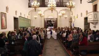 preview picture of video 'Missa do Parto na Igreja do Caniço - Entrada Solene com Aldora'