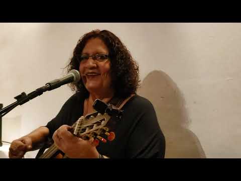 Fhernanda Fernandes em Sai de Mim de Fhernanda Fernandes e Isolda