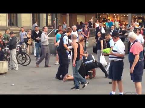 Schlägerei Volksfest Wasen Stuttgart Bad Cannstatt Flüchtlinge Almanya'da bira festivali Dirndl