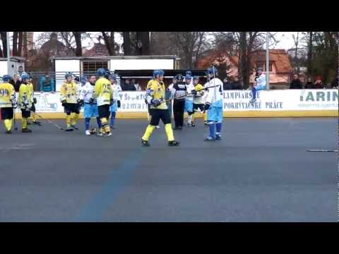 extraliga hokejbal KK - Nitra už se perou