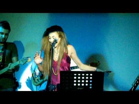 Kelly Kaltsi live @ Swing