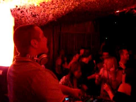 Scott Bond playing Tin Tin Out - Strings Of Yasmin at Bakers Reunion, Fri 16th Oct 2009