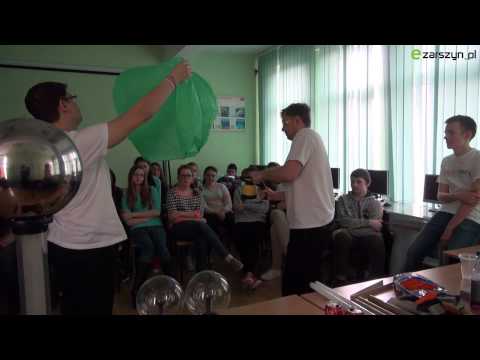 ezarszyn.pl - Piknik Edukacyjny " Młody Nobel" w Gimnazjum w Długiem