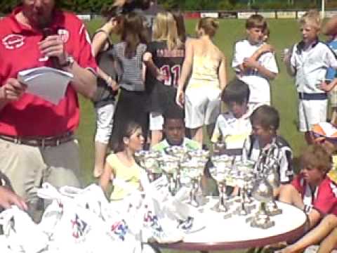 TSV GUDOK E5 toernooi BIJ ASV 33 kampioens bekers-23-5-2010(filmpje)1.MP4