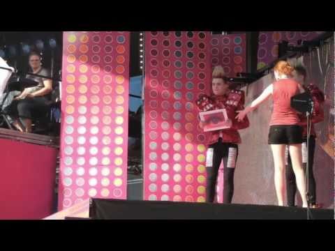 Jedward's rehearsal at Sommarkrysset 9 July 2011 (funny)