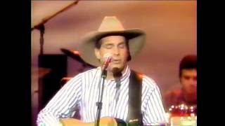 Garth Brooks   Much Too Young  To Feel This Damn Old Live 1989