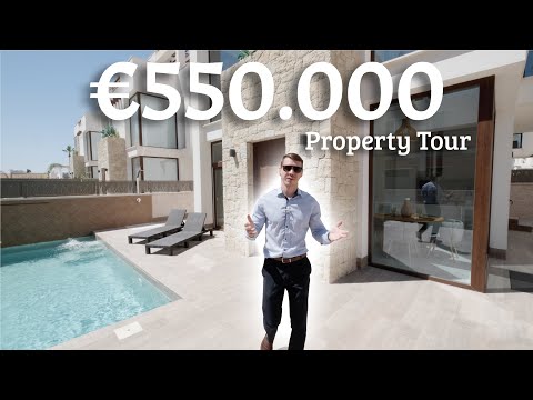 Dentro de uma villa moderna de luxo de € 550.000 em Ciudad Quesada | Anveran Real Estate