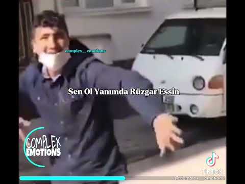 Sokaktan geçen gençten mükemmel ses !!