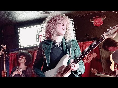 Grace Bowers - Beautiful 8 Minute Stevie Ray cover LIVE in Nashville