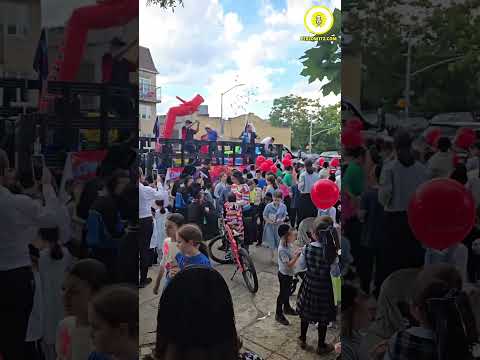 Hoopla going wild!
