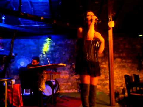 HANDE AK - Canım Seni İstiyor