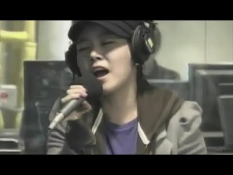 T-ARA Soyeon singing "Bye Bye Bye Goodbye"