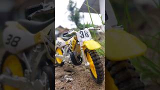 Download lagu Dirt bike finger toys | diecast motorcross freestyle motorcyle #dirtbike #diecast #shorts mp3