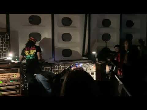 Maasai Warrior play Isiah Mentor-Come Now@Worm Rotterdam (9-3-2019)