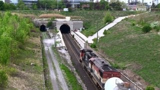 preview picture of video 'CN 5748 at the Sarnia Tunnel (18MAY2013)'