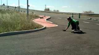 preview picture of video 'Longboard Algemesi- Cruissing the city'