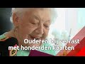 Ouderen blij verrast met honderden vakantiekaartjes: 'Zo voel je dat je meetelt.'