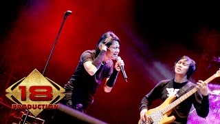 Download lagu Gigi - Kepastian Yang Ku Tunggu (Live Konser Semarang 20 Mei 2008) mp3