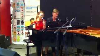 Ozark Henry & Amaryllis - Plaudite amici, comedia finita est