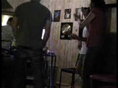 Bruna Caram no estúdio - Feriado Pessoal!