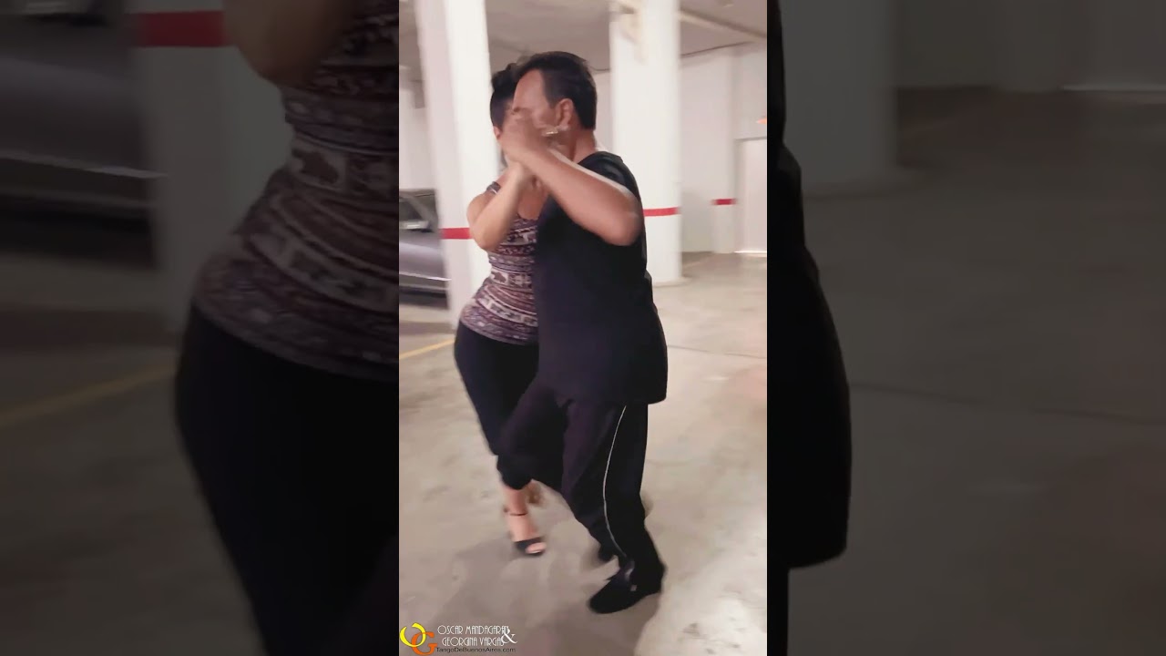 Combinaciones giradas #milonguero Georgina Vargas Oscar Mandagaran #dancetango  #tangodebuenosaires