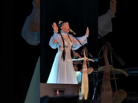 Singing Sky 🙌🏼🩵🪽Olena UUTAi & #khomus & pimac flute of indigenous 🌀