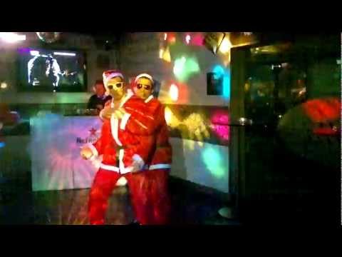 os pais natal a abrir a pista!!!!!