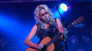 Beccy Cole - Gloria's Roses