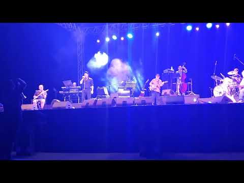 Bülent Ortaçgil 50. yıl İzmir konseri Yüzünü dökme küçük kız - Doğan Duru - Redd