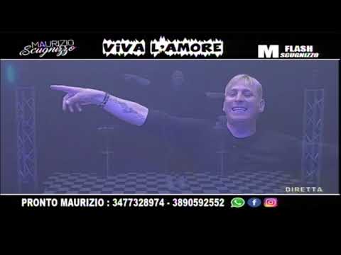 Maurizio scugnizzo a mamma meglio ra figlia