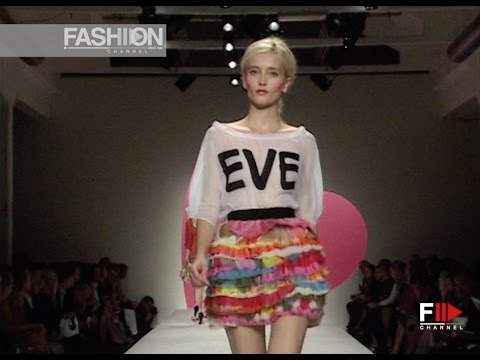 MOSCHINO CHEAP&CHIC Spring Summer 2010 Milan - Fashion Channel