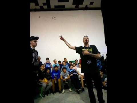 Batalla de gallos larRaptxo