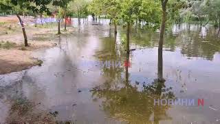 В Николаеве на Намыве вода вплотную подошла к сооруженной дамбе (фото, видео)