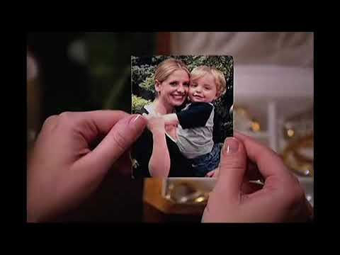 Ringer (2011) CW full trailer still with Sarah Michelle Gellar doubled in mirror imagery