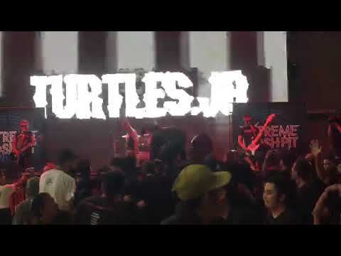 TURTLES JR - WARTIME LIVE AT EXTREME MOSHPIT !