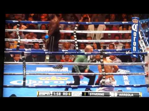 Bermaine Stiverne knocks down Chris Arreola