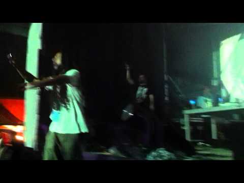 The most epic moment of Deep Medi night at Outlook Festival 2011. Goth-Trad vs VIVEK.