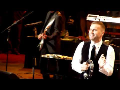 Gary Barlow feat. Lulu - Relight My Fire @ Royal Albert Hall, London 06.12.2011