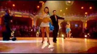 Strictly Come Dancing (Saison 5 Episode 7): John chante 'Everything she does is magic'