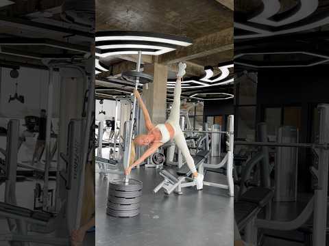 Doing strange things at gym 😀💁‍♀️