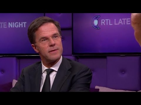 Rutte geeft toe: “Het zijn pittige dagen” - RTL LATE NIGHT